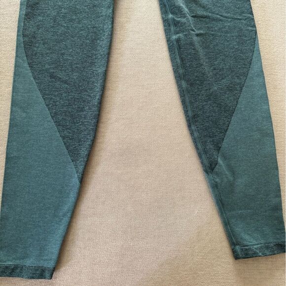 PINK Victoria’s Secret Women Heart Seamless Green Stretch Leggings size Small - Picture 4 of 6